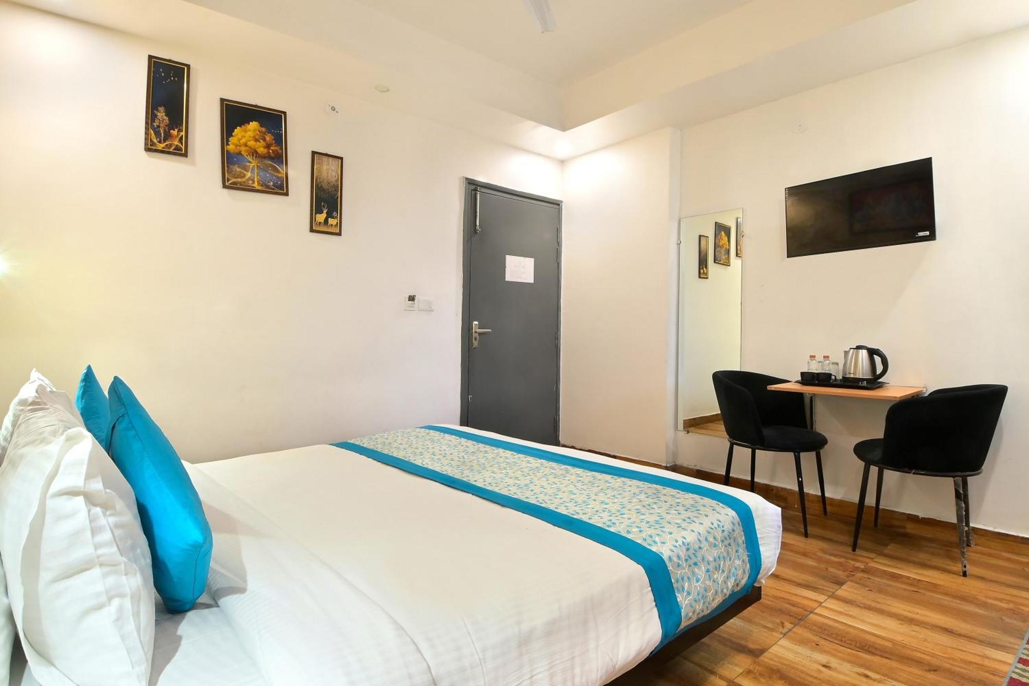 Hotel Red York By Byob Hotels Noida Exterior photo