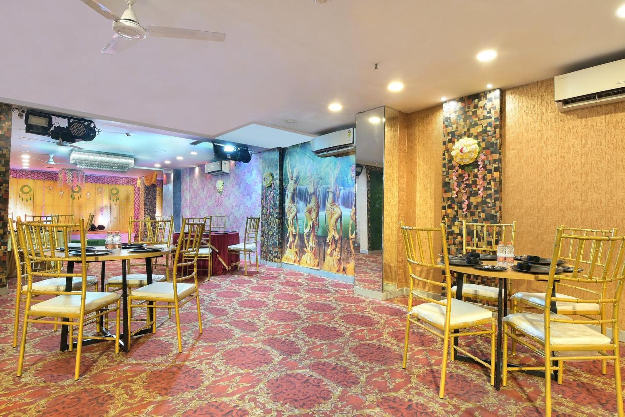 Hotel Red York By Byob Hotels Noida Exterior photo