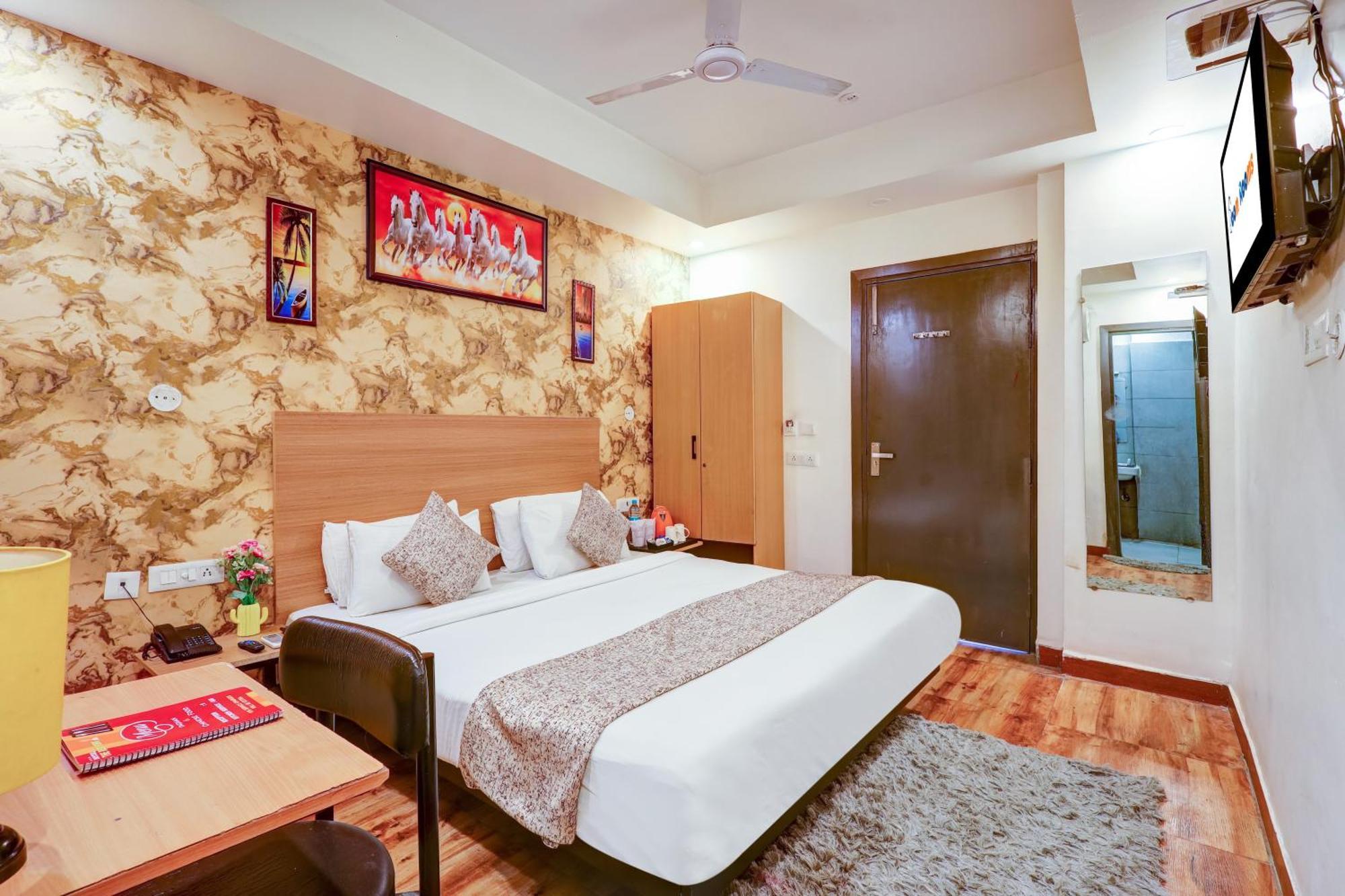 Hotel Red York By Byob Hotels Noida Exterior photo